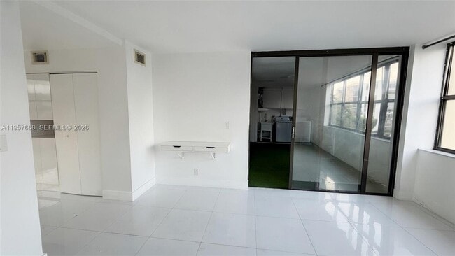 Building Photo - 20441 NE 30th Ave