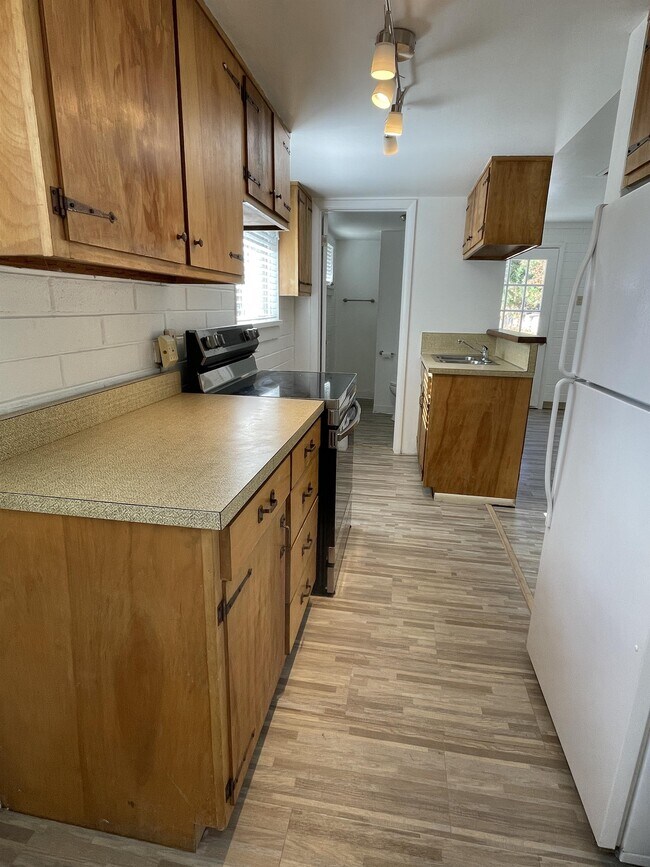 Building Photo - 2613 E Casto Ln