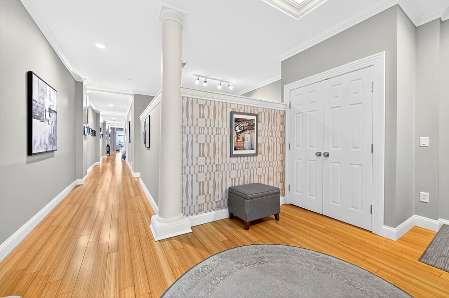 Building Photo - 325 S Salina St