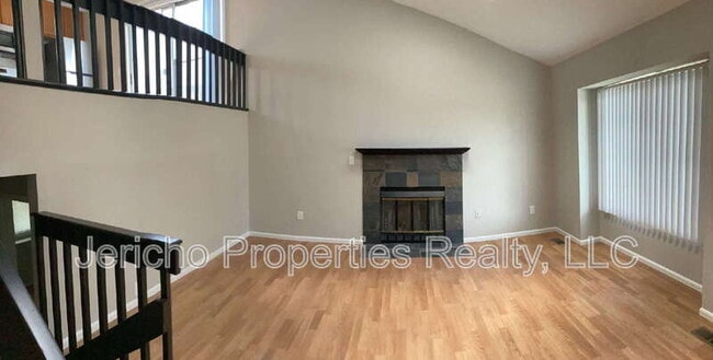 Building Photo - 13142 W Cross Pl