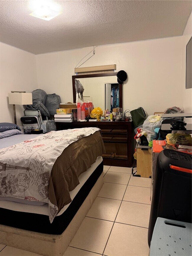 Building Photo - 4761 NW Flagler Terrace