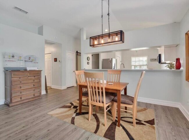 Building Photo - 9405 Windam Way