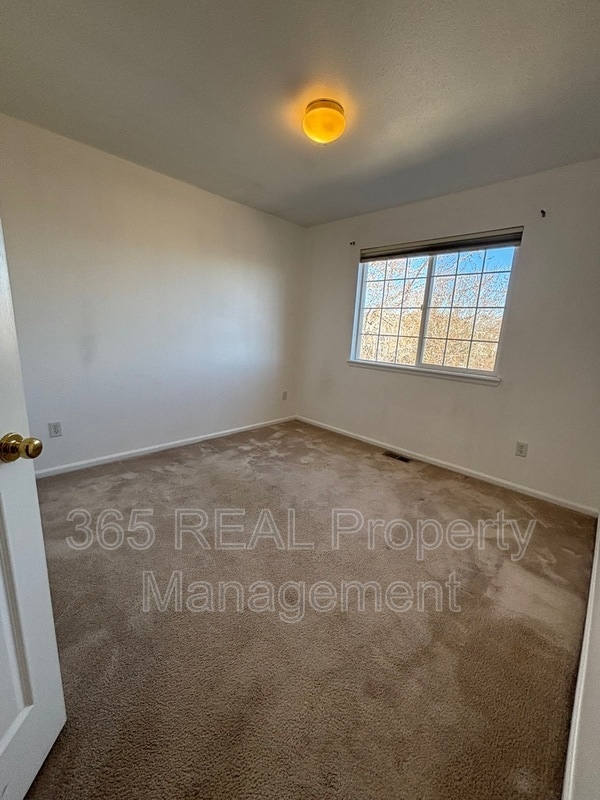 Building Photo - 10108 W 13th St