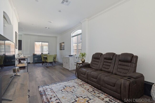 Building Photo - Chula Vista - Adorable 3 Bedroom 3 Bath To...