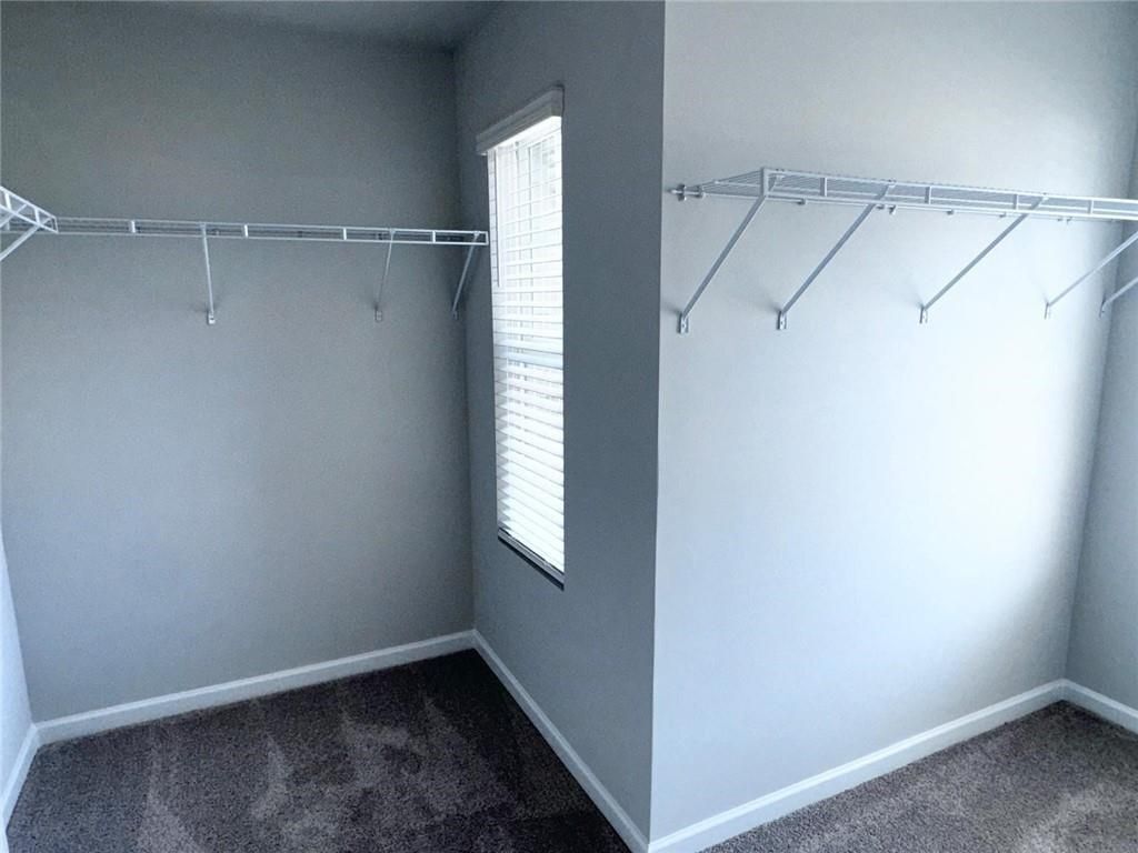 Building Photo - 2618 Swan Lake Dr SW