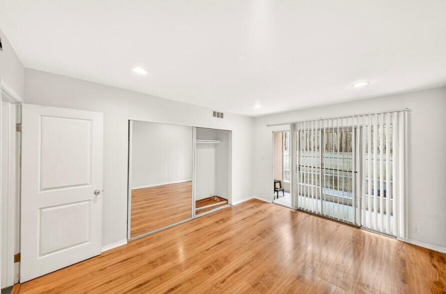 Building Photo - 14335 Huston St