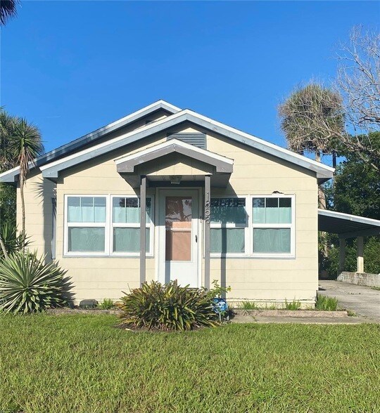 Building Photo - 1858 Fern Palm Dr