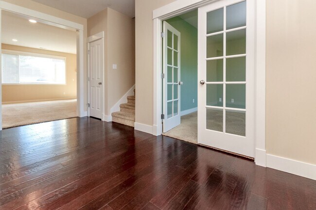 Building Photo - Beautiful Bell Hill Home in DuPont