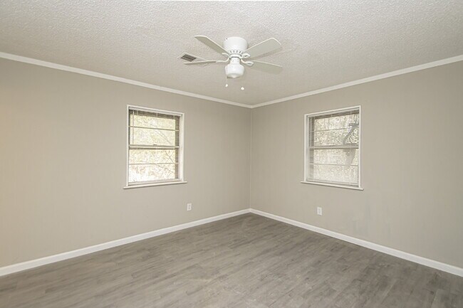 Building Photo - Charming 3-Bedroom Home on a Spacious Lot in Benton, AR – Perfect for Comfortable Living!