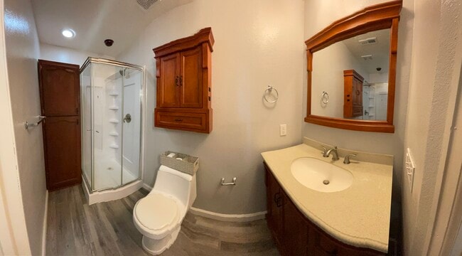 Building Photo - 420 N Villa Ct