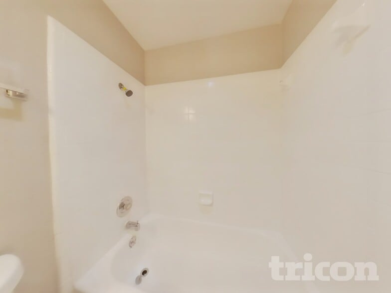Building Photo - 13822 Cantwell Dr