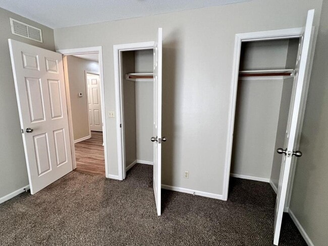 Building Photo - 114 Persimmon Dr