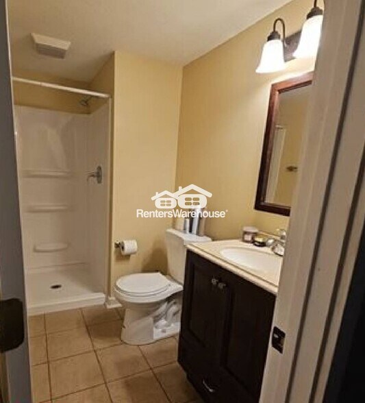 Building Photo - 165 SE Pleasant View Dr