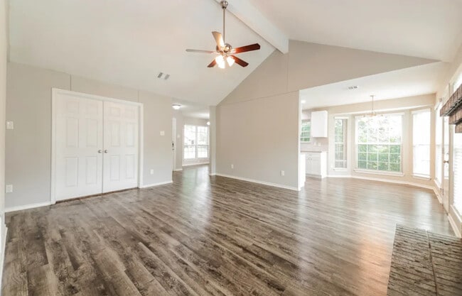 Building Photo - 612 Hanover Dr