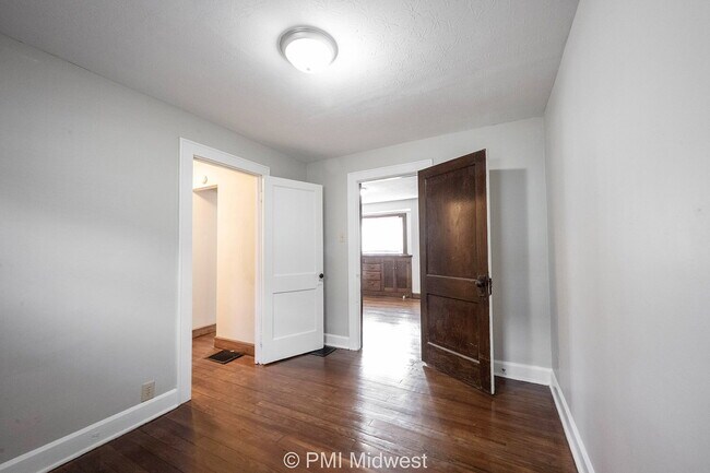 Building Photo - 4850 Hillside Ave