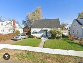 Building Photo - 151 Warner St