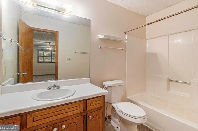 Building Photo - 1609 Riverside Trail NE