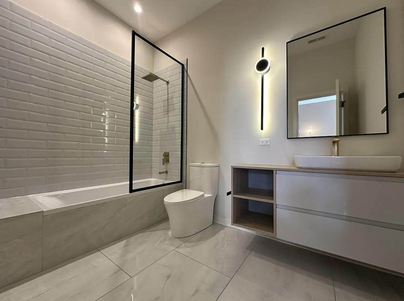 Building Photo - 3207 N Narragansett Ave