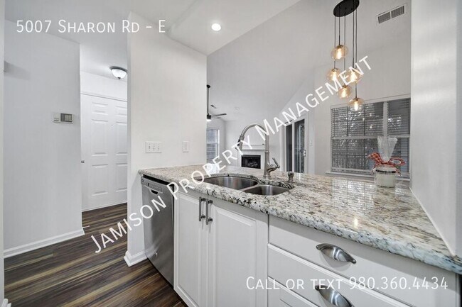 Building Photo - 5007 Sharon Rd