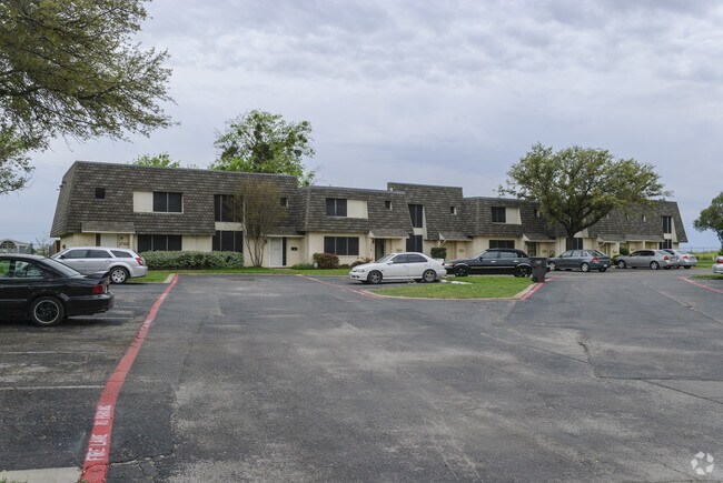 Building Photo - South Fork Townhomes