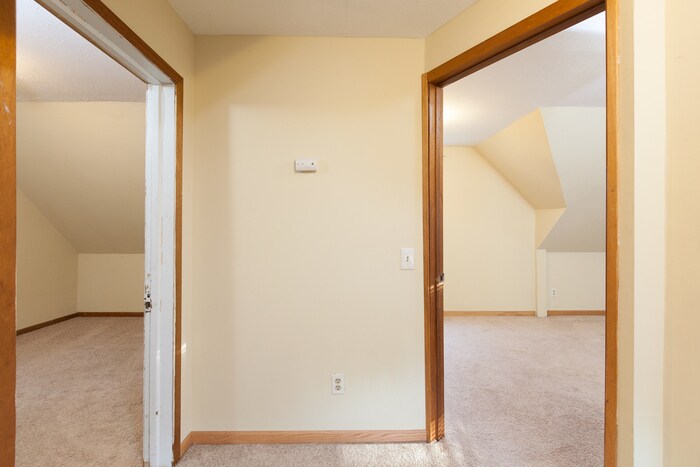 Building Photo - 1115 19th Ave NE