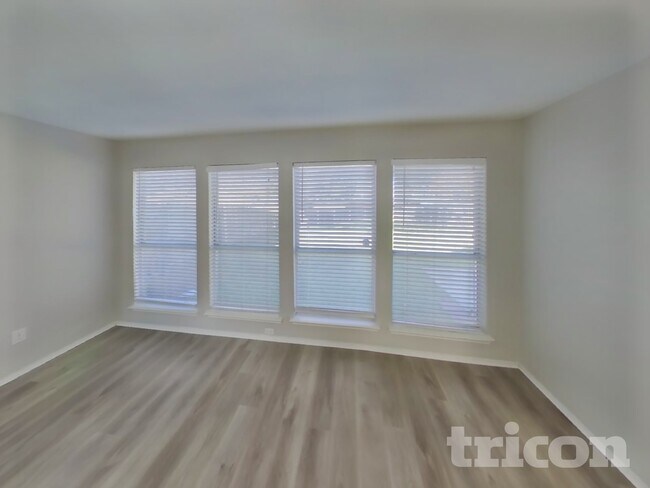 Building Photo - 1701 Pecan View Dr