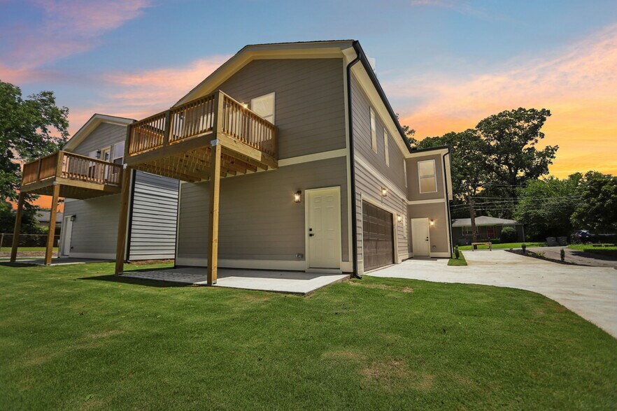 Building Photo - 3189 Jackson St