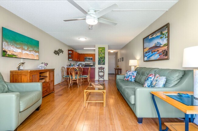 Building Photo - 1/1 Updated Furnished Condo + Private Lanai