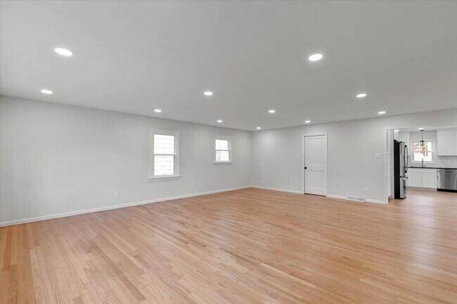 Building Photo - 2910 Fendall Ave