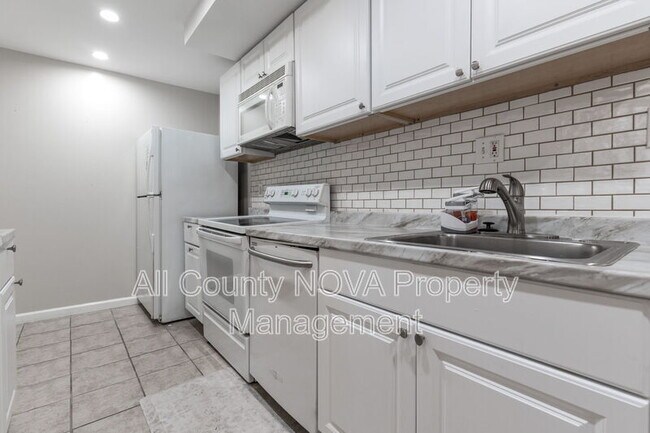 Building Photo - 4141 21st Rd N