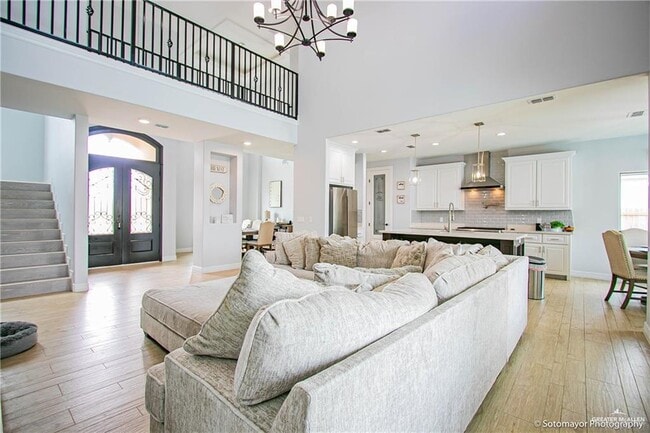 Building Photo - 22 E St