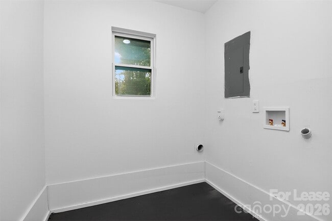 Building Photo - 1814 Eastway Dr