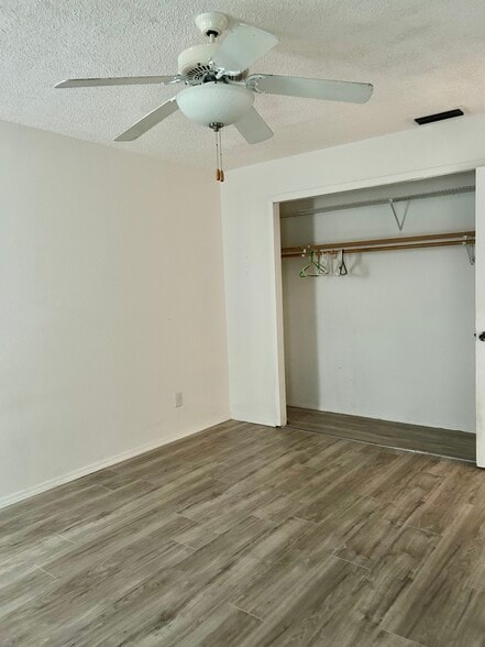 Building Photo - 9149 Shaddock Rd E