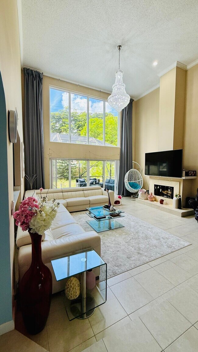 Building Photo - 9124 Villa Portofino Cir