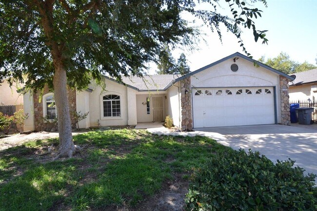 Primary Photo - Wonderful 3 Bedroom / 2 Bedroom home for r...