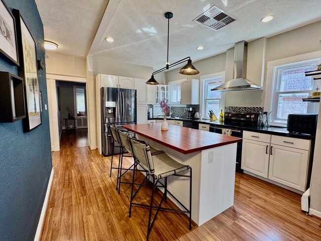 Building Photo - 2965 Grove St