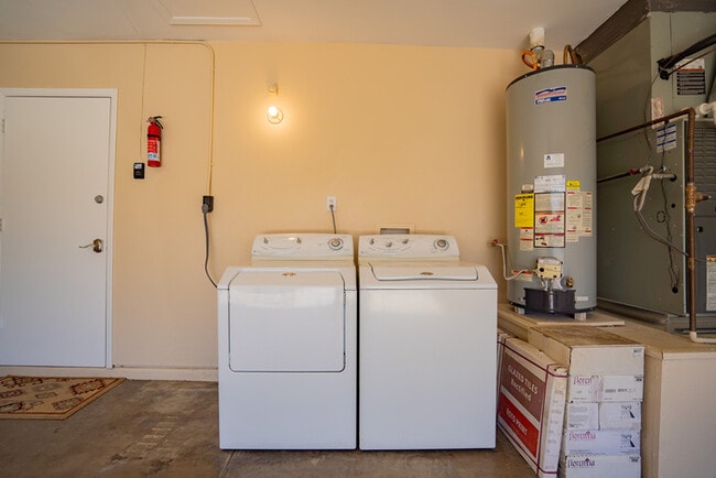 Building Photo - 1610 E Windjammer Way