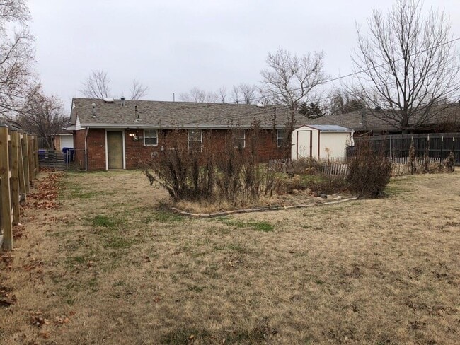 Building Photo - 320 Mimosa Dr