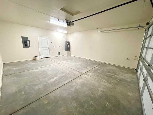 Building Photo - Newly Constructed 2 Bedroom Home!