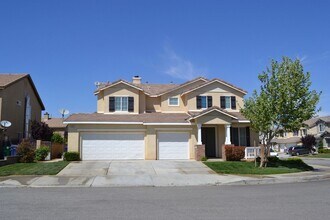 Building Photo - 6027 Oak Fence Ln