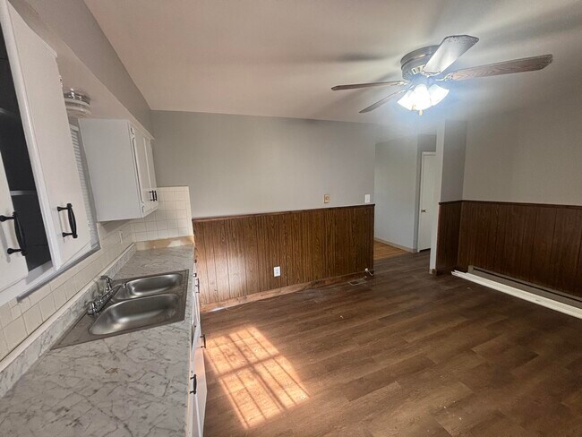 Building Photo - 1840 Costigan Dr