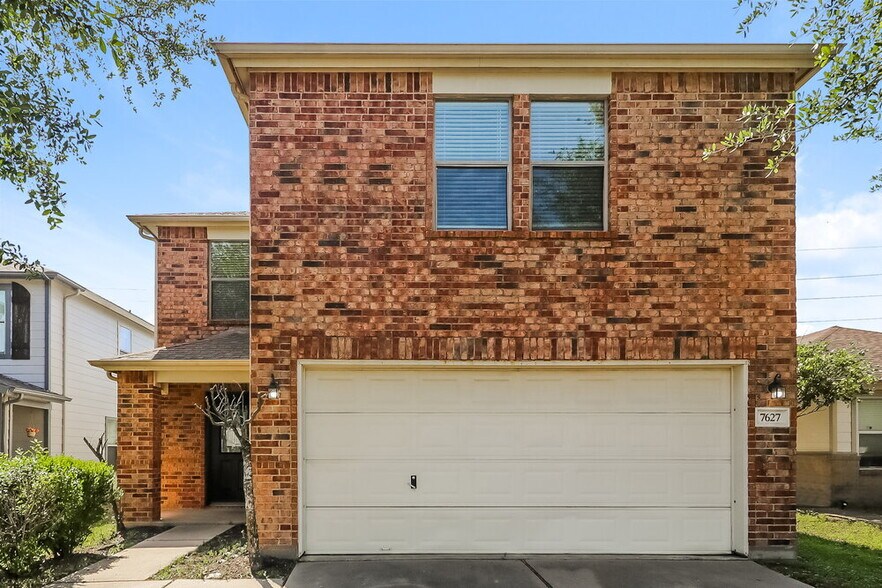 Primary Photo - 7627 Cypress Edge Dr