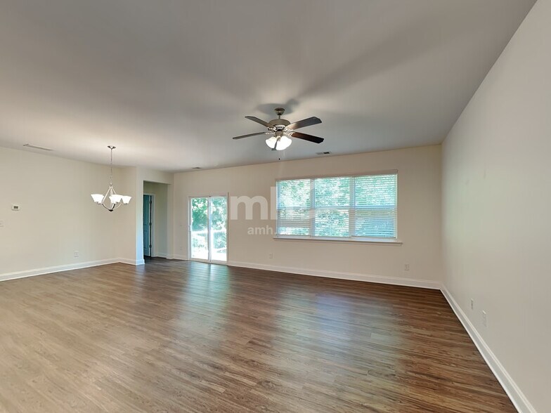 Building Photo - 3328 Okelly Dr