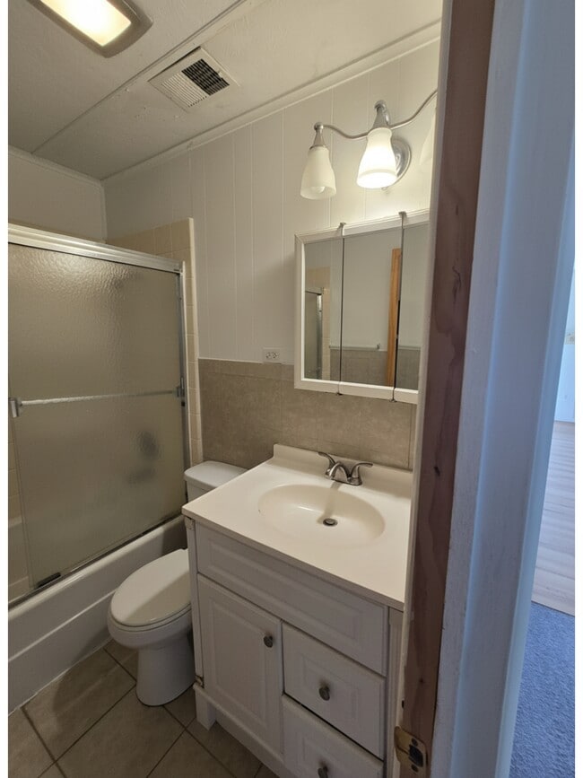 Building Photo - 2665 Chatsworth Ct