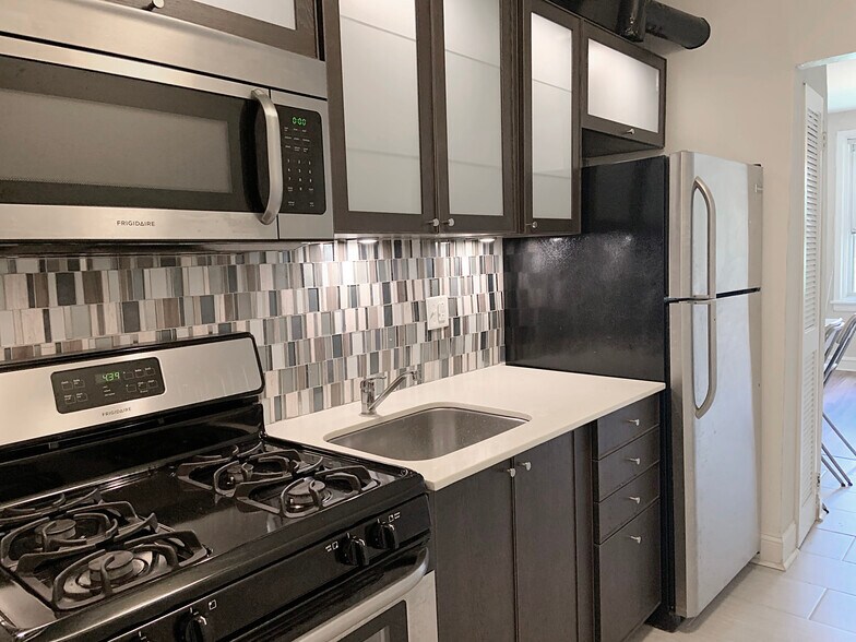 Bright Kitchen - Rittenhouse Quarter