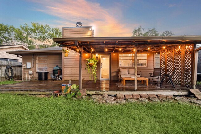 Building Photo - 5618 Village Way Dr.