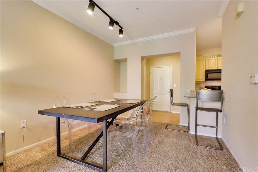 Building Photo - 2335 Watermarke Pl