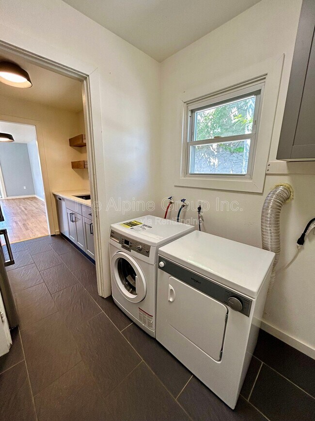 Building Photo - 4831 N Maryland Ave