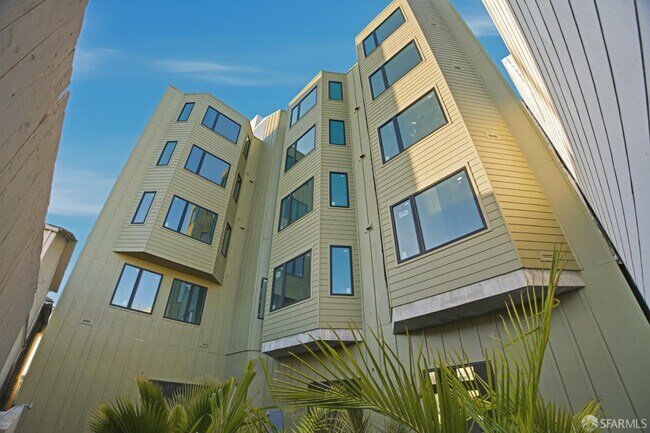 Building Photo - 3945 Judah St