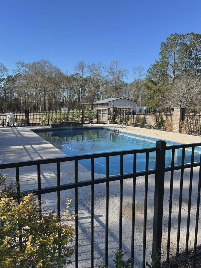 Building Photo - 515 Beaver Dam Rd